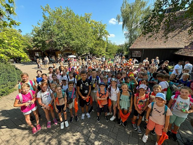 die teilnehmenden Kinder in Freizeitparkt Tripsdrill